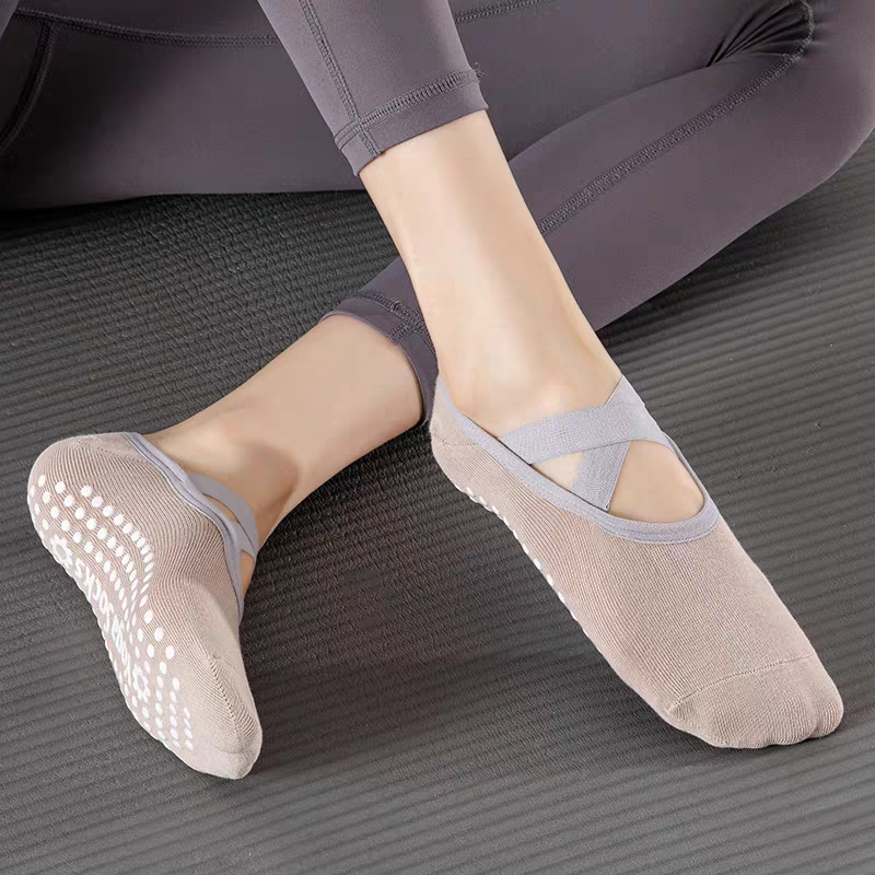 プロフェッショナル女性ヨガソックスシリコーン滑り止めバレエピ - Sports Socks のレビューと価格