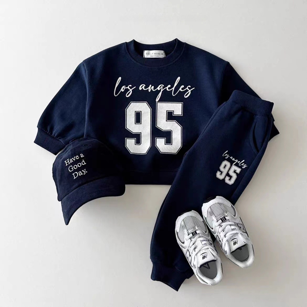 男の子用デジタルプリントスウェットシャツ+パンツ2点セット  - Running Gear Kids のレビューと価格